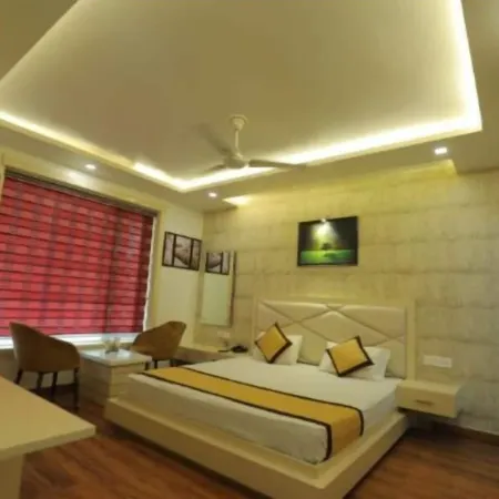 Hotel Sahibs Red Carpet