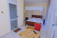 Mbale Emperor's Motel - balcony
