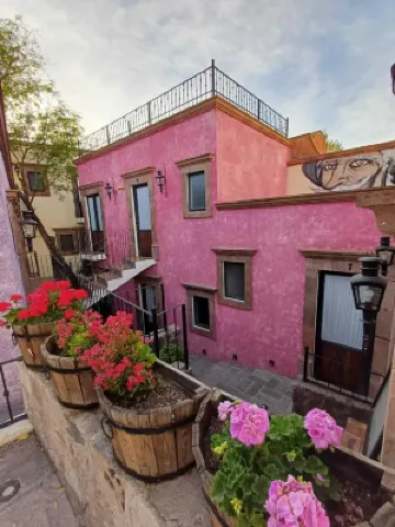 El mesón del Quijote Hotels near Zocalo