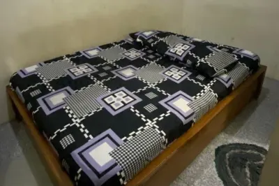 OYO 93269 Eyang Kostel Hotel dekat Sendang Teleng