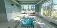 Radisson Hotel & Conference Centre Calgary Airport - ที่มีสระว่ายน้ำ