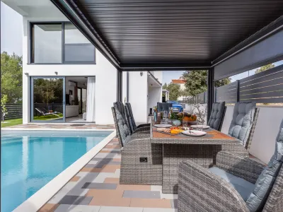 Giny Hotels near Town Museum