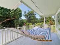 Mountain Oasis: Modern Plantation Home Hotels in Captain Cook