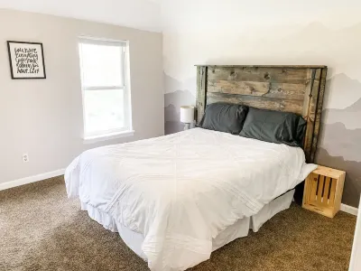 Cozy Beautiful View Upstairs 2 Bedrm 1 Bath Apartment Off I-55 in Gobbler Hollow