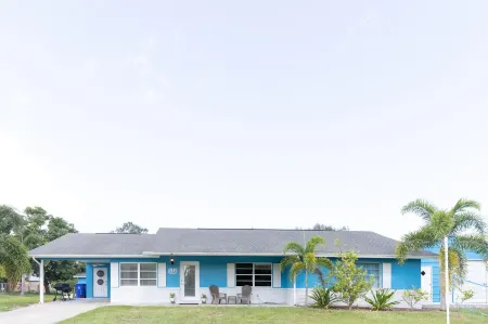 Blue Haven Retreat! Отели рядом с достопримечательностью «IR3»