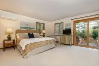 Open Concept, Wood-Burning Stove, Quechee Club Access - Exquisite Family Haven