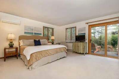 Open Concept, Wood-Burning Stove, Quechee Club Access - Exquisite Family Haven