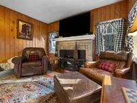 Charming Fishing Cabin with Hot Tub - Cozy Mountain Retreat Hotels in Mt Hood Village
