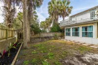 Short Stroll to the Beach and Inviting Atmosphere - Charming Coastal Getaway