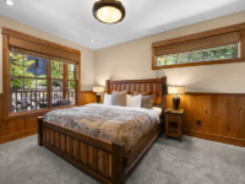 Mountain Lodge with Private Hot Tub and Gourmet Kitchen - Stunning Retreat Hotels in Government Camp