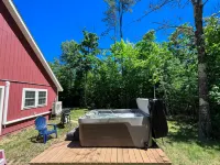 Hot Tub and Tesla Charging on Serene Acres - Stunning Rustic Oasis