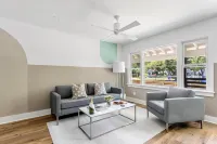 Modern Amenities and Steps from Park Circle Attractions - Tranquil Retreat Hotels in North Charleston