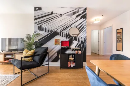 Stylish Fresh Historic Apt w/ Downtown Views