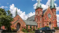 Private Entrance, Fenced Backyard and Ample Parking - Inviting Sanctuary Hotels near Tradewinds North Shopping Center