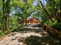 Spacious Multi-Level Retreat with Hot Tub and Playroom - Charming Haven Hotels in Sundance