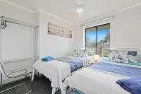 Beachside Breakaway Glenelg South – 200m to the Beach