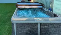 Lake Access 4 Bed 3 Bath HOT TUB Hôtels à : Billerica