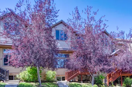 Stunning Views and Private Hot Tub - Luxurious Townhouse Retreat