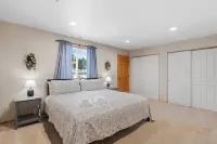 Cairn Cottage Hotels in Chelan County
