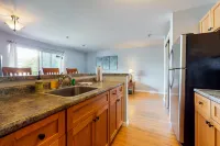 Lake Winnipesaukee Retreat Hotel di Gilford