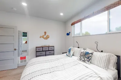 Modern, Dog-Friendly Home with a Full Kitchen, Washer/Dryer, Furnished Patio فنادق في باندون