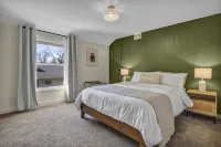 Peaceful 2BR | Yoga Space | Near Lake & Downtown Hotels in Euclid