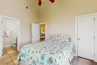 Elevated, Gulf View Home Steps from the Beach w/ Large Deck & Central AC Hotel a Bolivar Peninsula