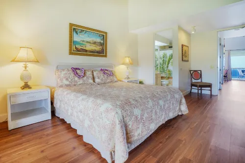 Waterfront condo with pool & hot tub, loft & lanai with ocean views