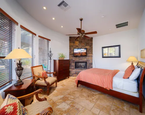 Stunning Mountain Views and Luxurious Pool - Elegant Desert Haven Hotel di Carefree