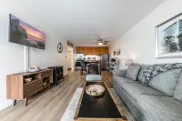 Stunning Lake View and Modern Kitchen Amenities - Inviting Haven Hotels near Donner Summit SNO-Park