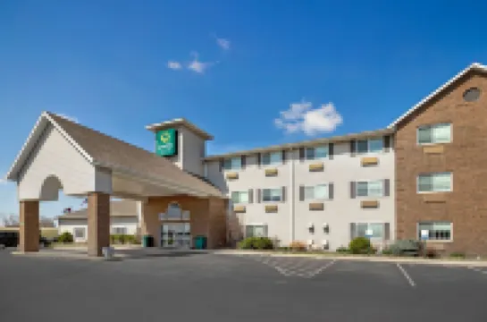 Quality Inn & Suites Fort Madison Near Hwy 61 Hotel a 