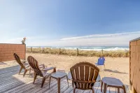 Breathtaking Ocean Views and Cozy Living Space - Inviting Coastal Retreat Hotels in Neskowin