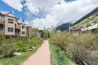 Charming Ski Escape with Scenic Patio and Cozy Kitchenette - Delightful Retreat