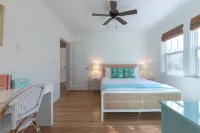 The Pink Orchid Beach House + Stunning Pool!