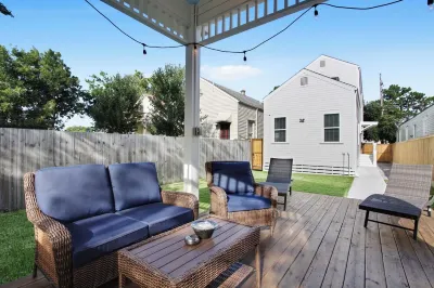 Sprawling 5 BR Pet Friendly Home w/ Fenced Yard Hotels in Mid-City