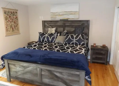 Cozy Country Cottage #2 Hotels in Miller Place