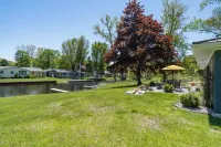 Delightful Loon Lake Retreat