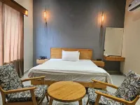 Devrana Hotels in Bahadarpur