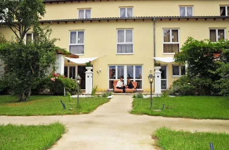 Mediterran Hotel Juwel Отели рядом с достопримечательностью «Pavillon»