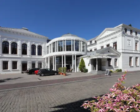 ホテル アム シュロス アウリッヒ アウリッヒのホテル