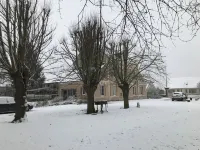 Les 3 Tilleuls Hôtels à : Omiécourt
