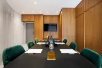 Noa Hotel