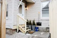 10 Min Walk to Lake + HOT TUB Hotels in Laconia