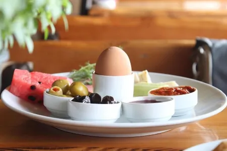 Kont Pansiyon Отели рядом с достопримечательностью «Ataturk Monument»