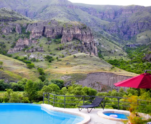 Vardzia Resort Hotels in Tmogvi