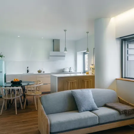 Three House Hotel