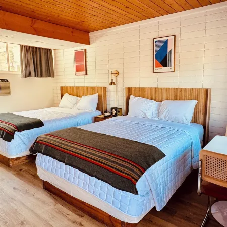 The Sierra Motel