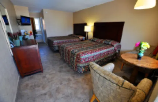 Nantucket Inn & Suites