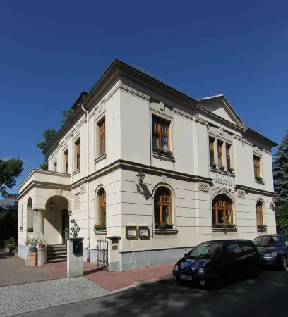 Parkhotel Plauen Отели в г. Пёль