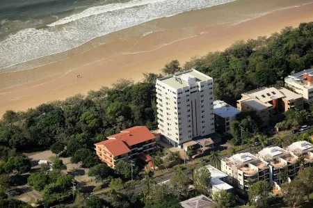 84 The Spit Holiday Apartments Отели рядом с достопримечательностью «Аквариум СИ ЛАЙФ Саншайн-Кост»